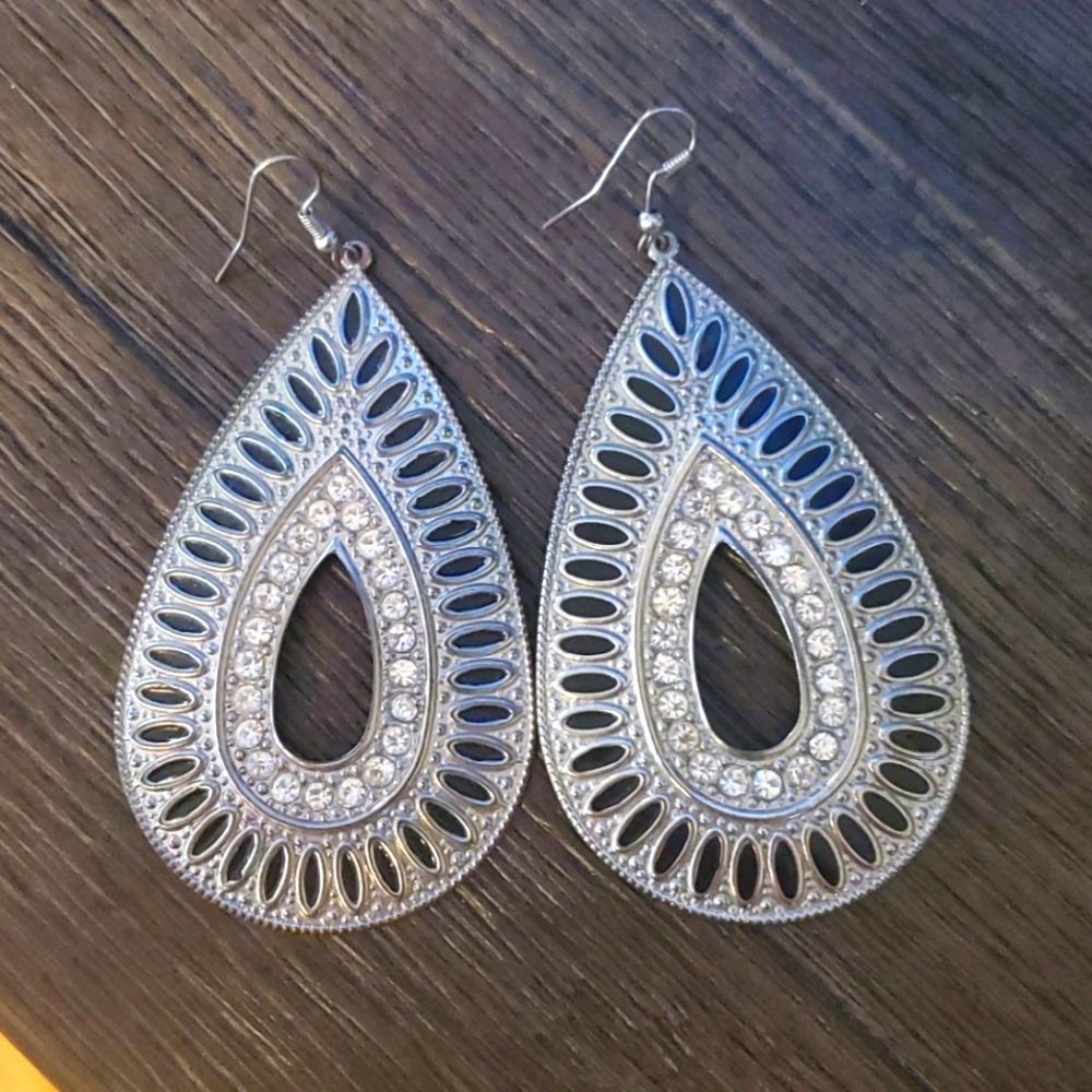 Buckle Silver-tone Filigree Teardrop Earrings